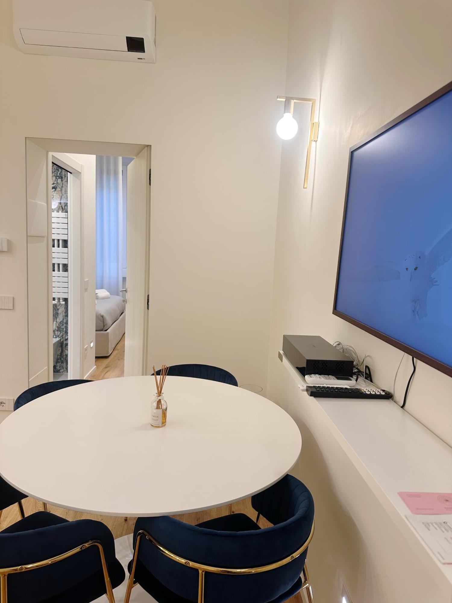 Private Apartment With Wi-Fi Milano City Near Duomo Atena Eksteriør billede